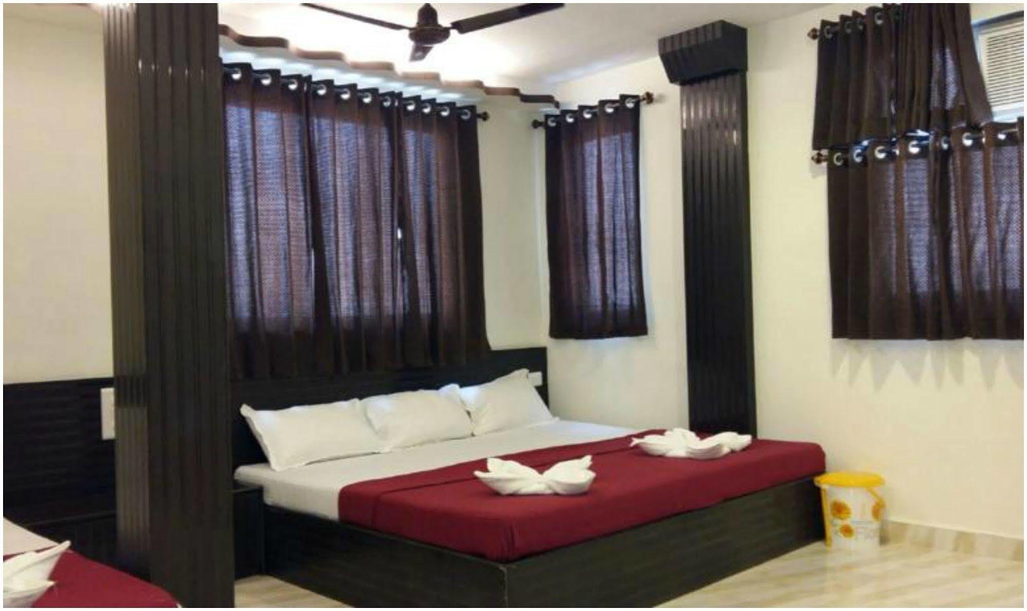 Oyo 76486 Silver Moon Mumbai Exterior photo